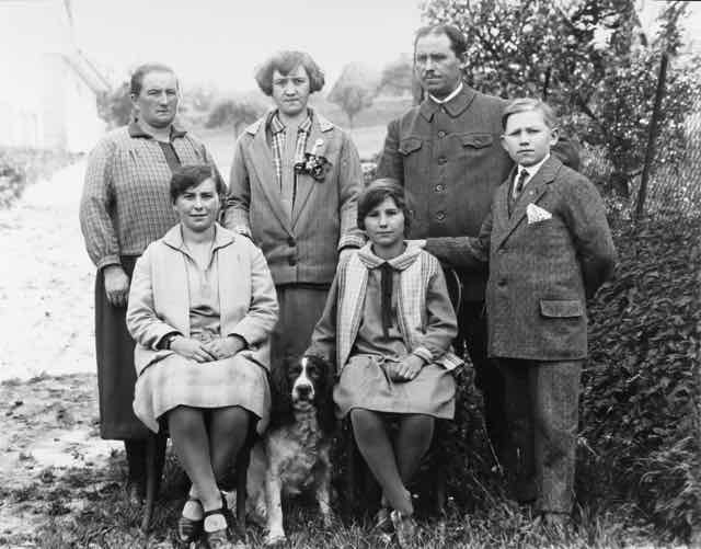 011 Familie Heinrich Bürkle, Dietlingen_ji (Large).jpg