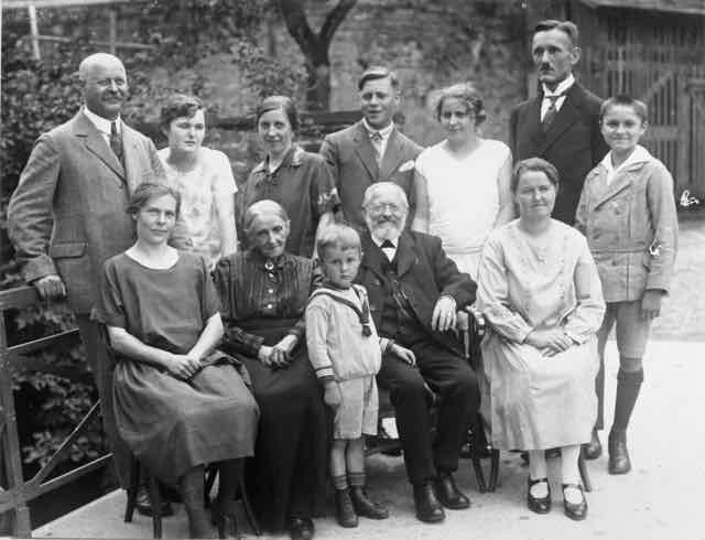 012 Familie Oberlehrer Steudinger_ji (Large).jpg