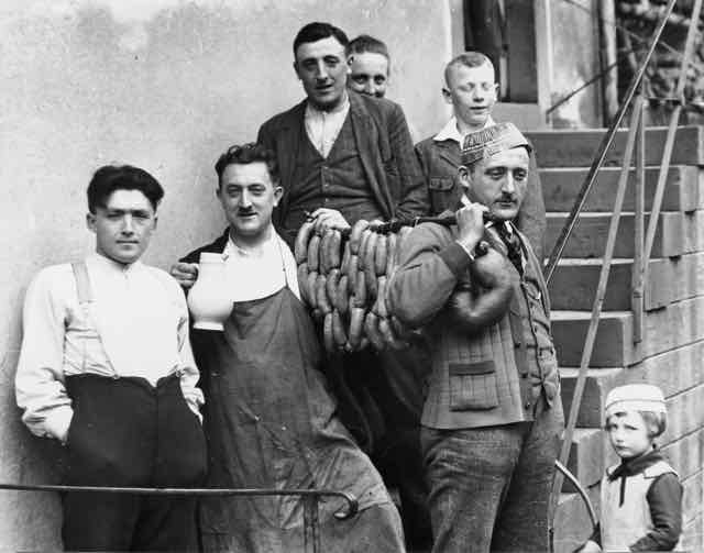 022 Schlachtfest bei Familie Seemann_ji (Large).jpg