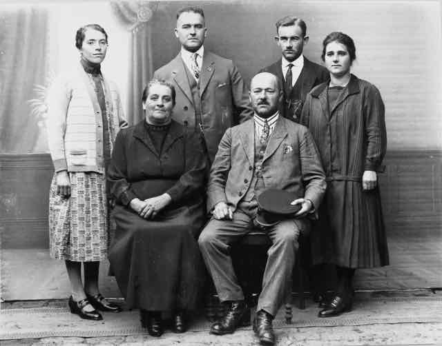 030 Familie Wilhelm Augenstein_ji (Large).jpg