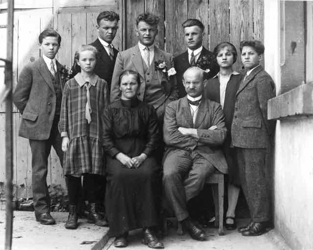 031 Familie Karl Fieß, Schneider_ji (Large).jpg