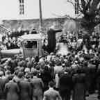 079 Einzug und Segnung der Glocken 1949 durch Pfarrer Raquet_ji (Large).jpg